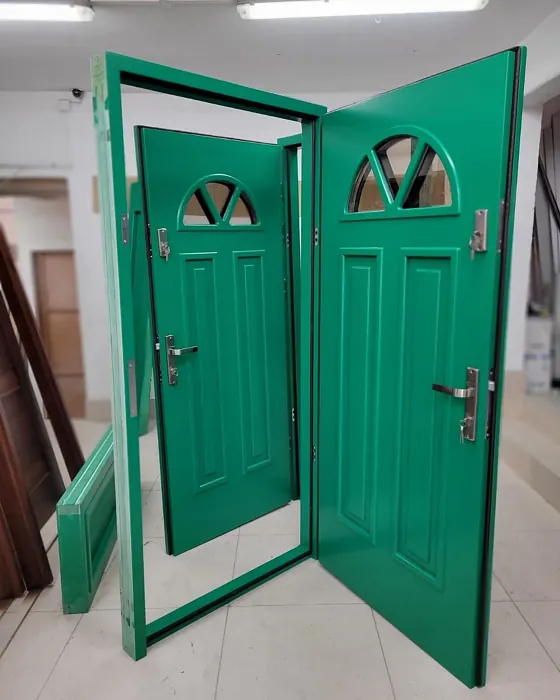 RAL 6029 entry door review