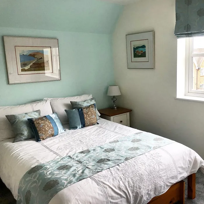 Dulux Moon Shimmer bedroom color review