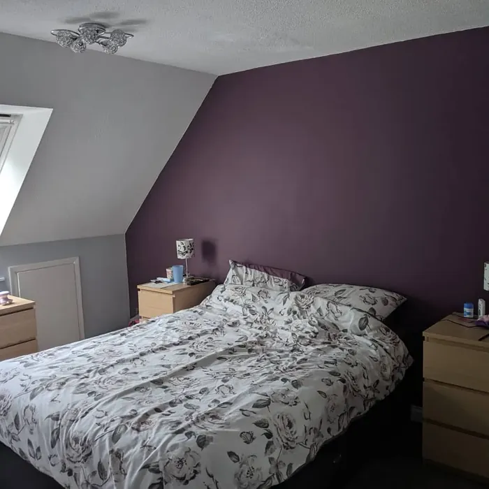 Dulux 10RR 09/150 bedroom accent wall