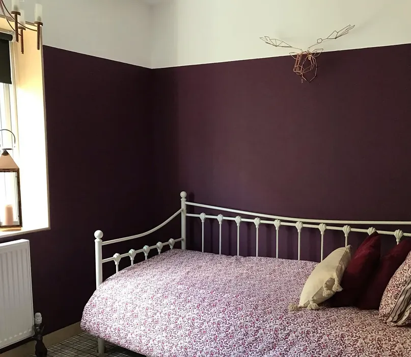 Dulux Mulberry Burst bedroom paint review