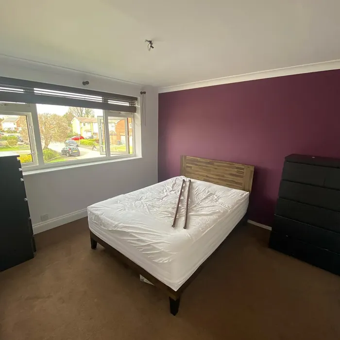 10RR 09/150 bedroom accent wall