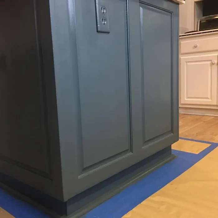 Sherwin Williams Needlepoint Navy kitchen cabinets makeover