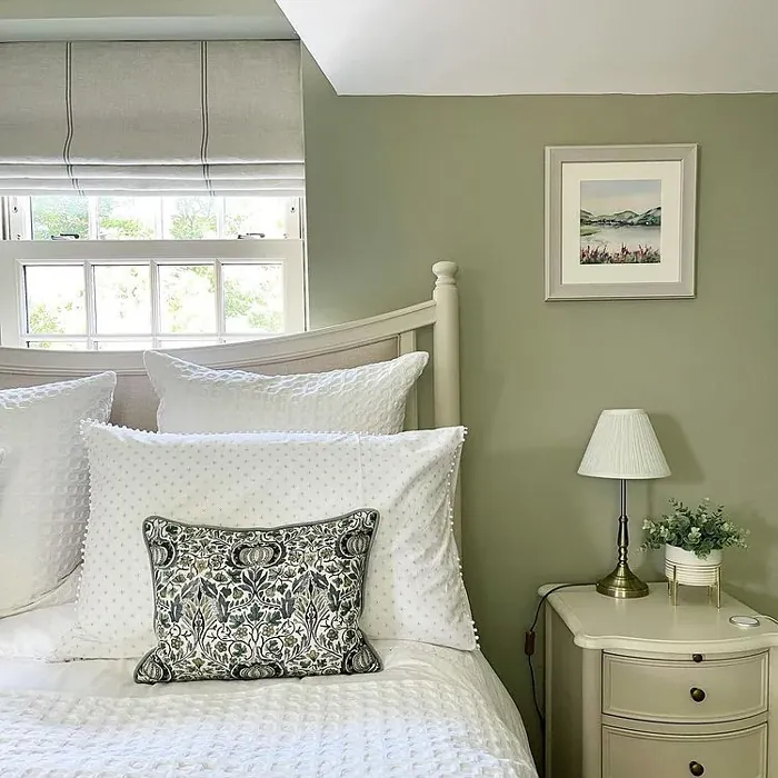 Normandy Grey color in cozy bedroom