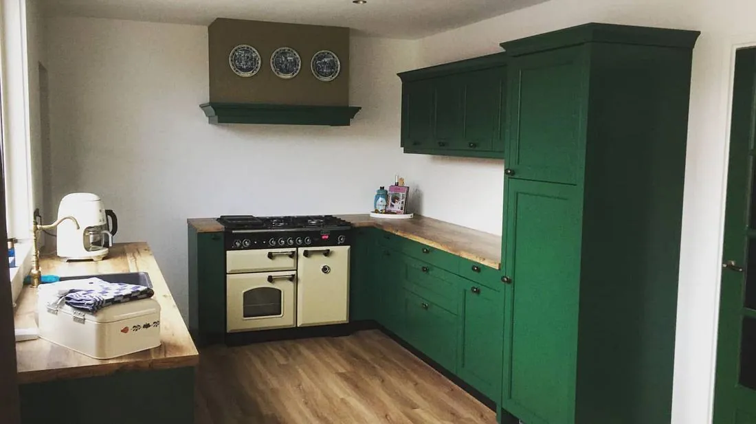 RAL Classic  Pine green RAL 6028 kitchen
