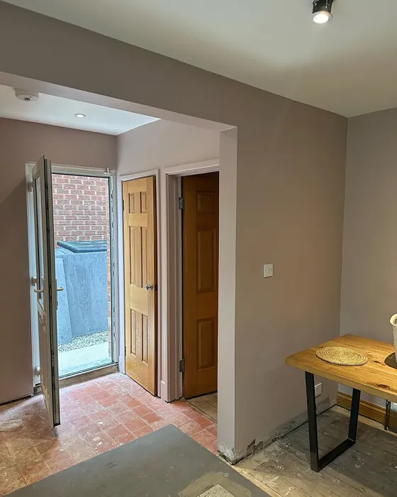 Dulux Pink Parchment dining room color