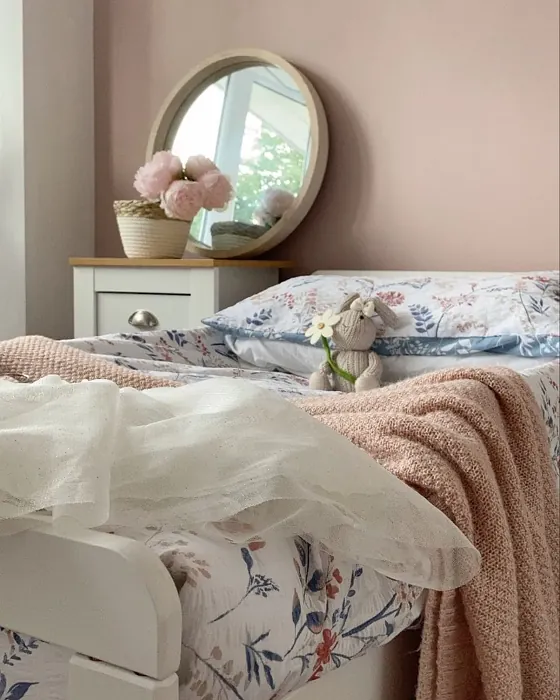 Dulux Powdered Heather kids bedroom