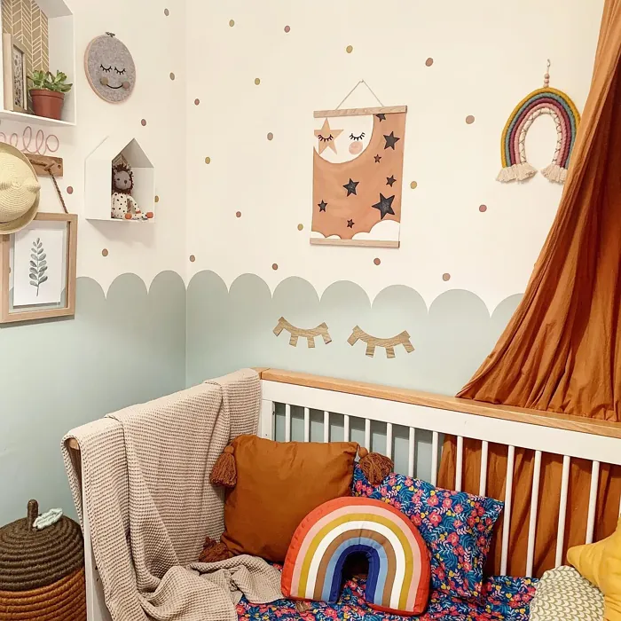 Dulux Pure Brilliant White kids' room scalloped wall