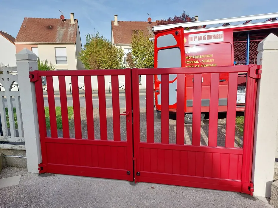 RAL Classic  Purple red RAL 3004 fence