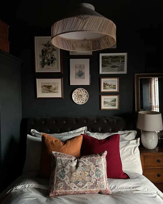 Farrow and Ball Railings bedroom paint review
