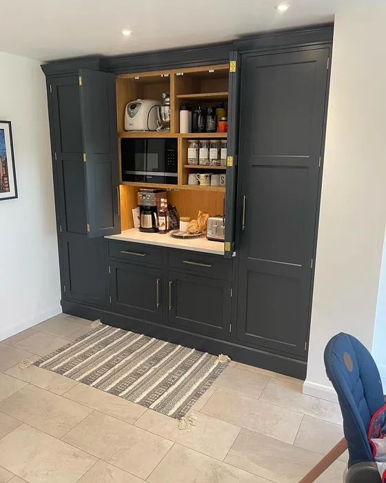 Farrow and Ball Railings stylish kitchen cabinets 