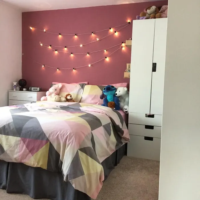 Dulux Raspberry Diva bedroom accent wall 