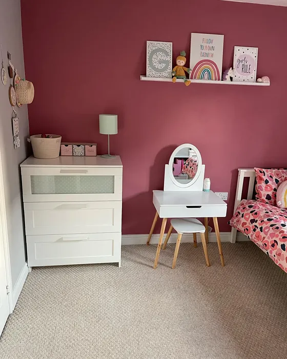 Dulux Raspberry Diva kids' room 