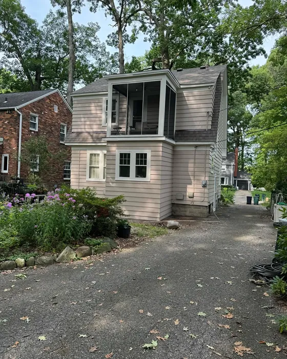 Renwick Beige exterior color