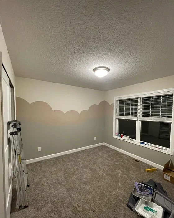 SW Renwick Beige kids' room scalloped wall