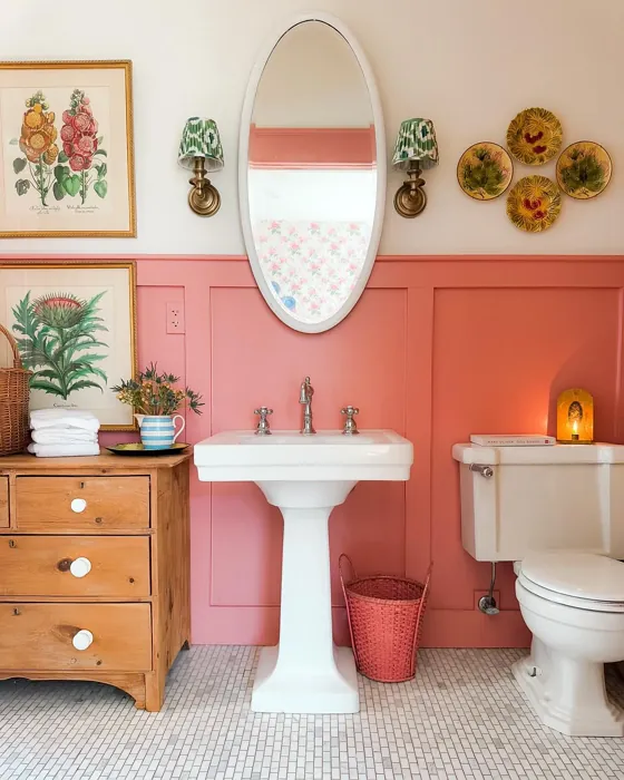 SW Resounding Rose bathroom photo