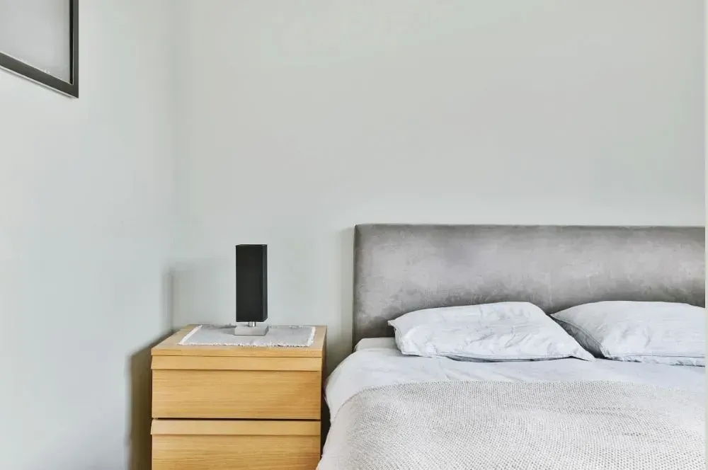 NCS S 0804-G20Y minimalist bedroom