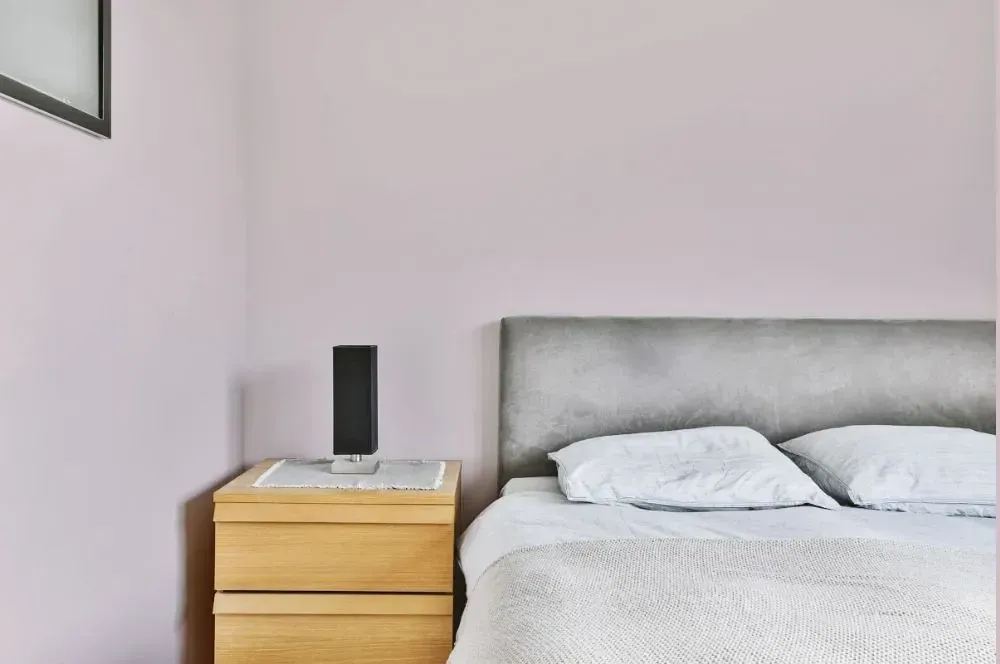 NCS S 1005-R20B minimalist bedroom