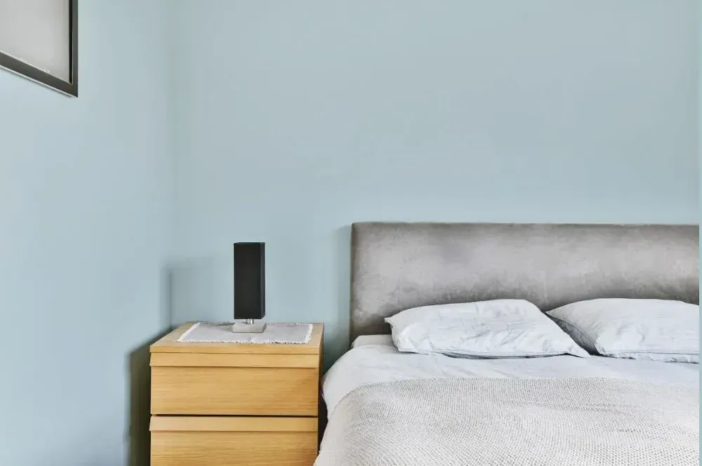 NCS S 1010-B10G minimalist bedroom