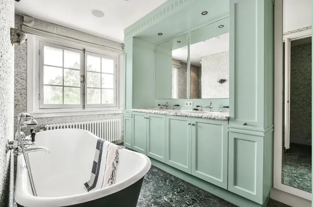 NCS S 1010-B90G victorian bathroom paint