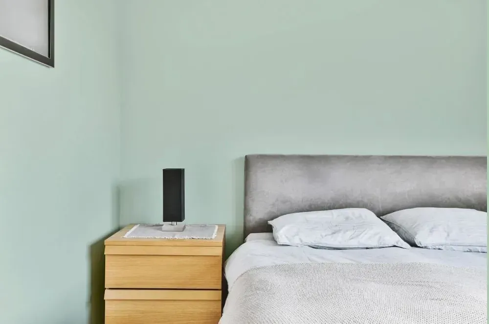 NCS S 1010-G minimalist bedroom