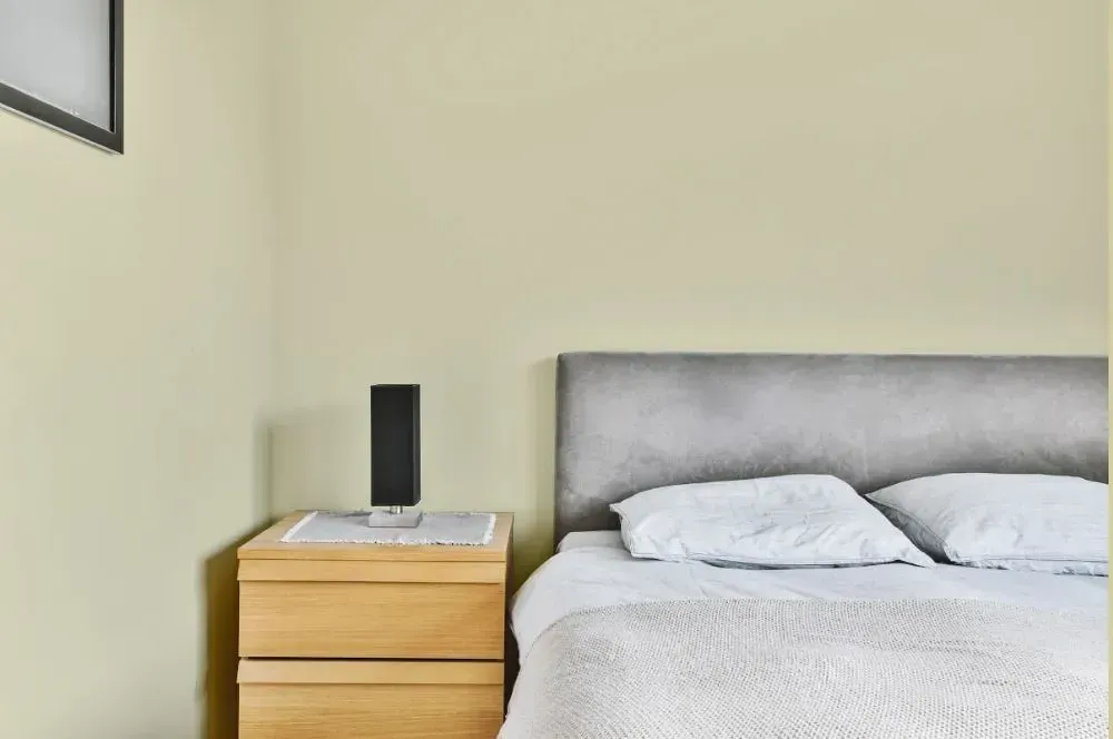 NCS S 1010-G90Y minimalist bedroom