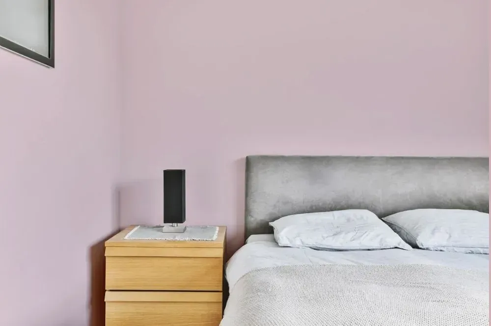 NCS S 1010-R20B minimalist bedroom