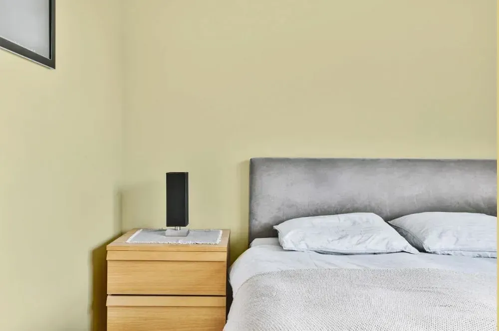 NCS S 1015-G90Y minimalist bedroom