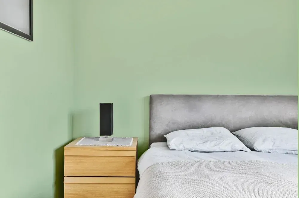 NCS S 1020-G30Y minimalist bedroom