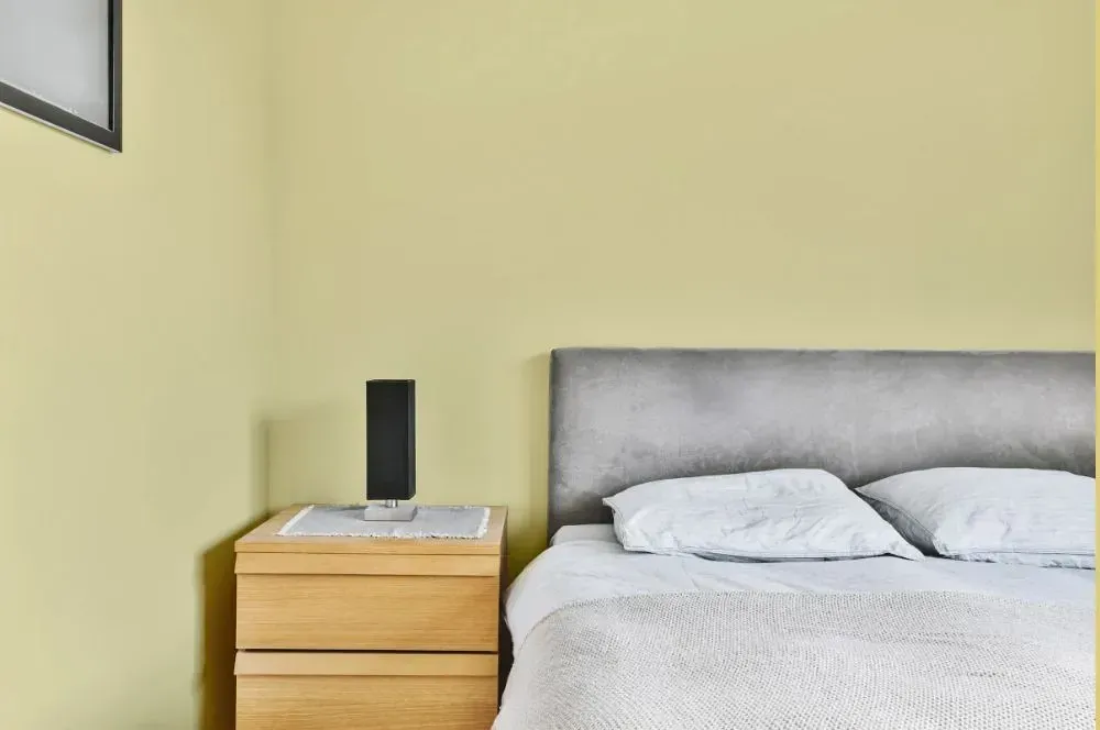 NCS S 1020-G90Y minimalist bedroom