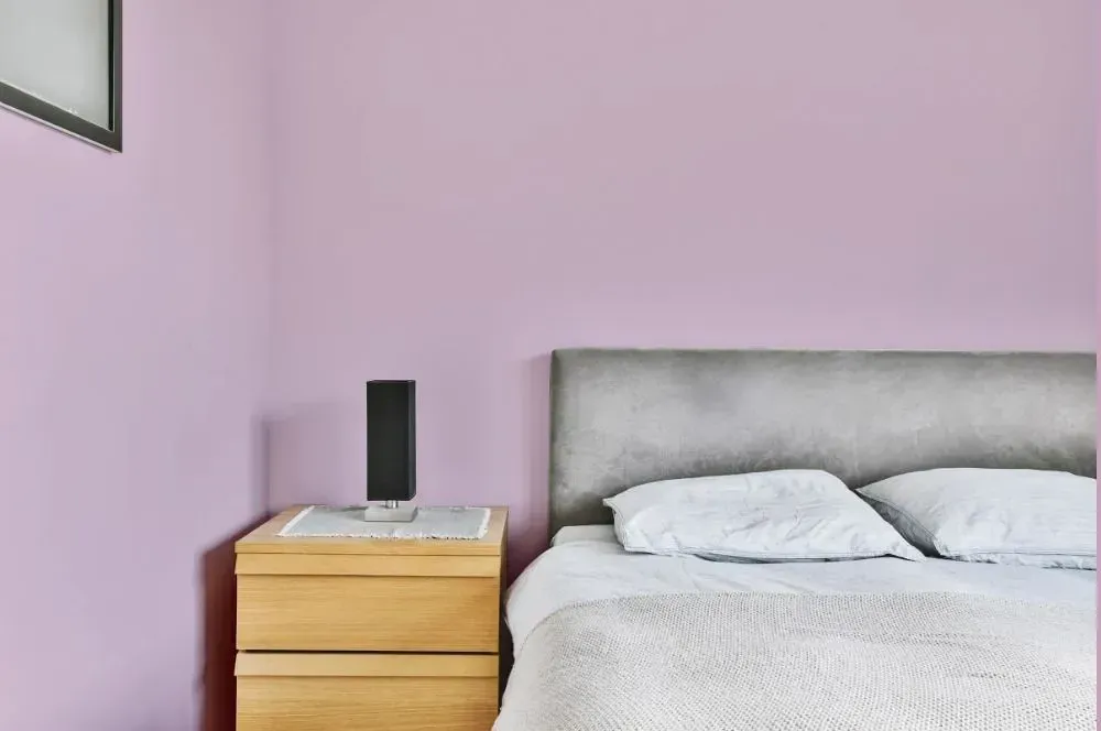 NCS S 1020-R40B minimalist bedroom