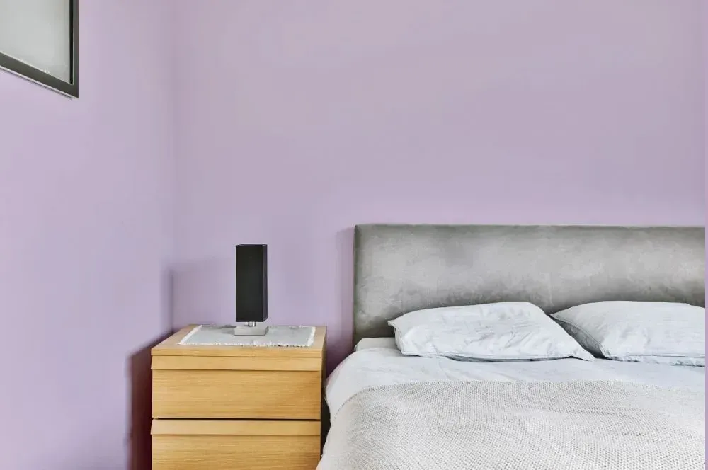 NCS S 1020-R50B minimalist bedroom