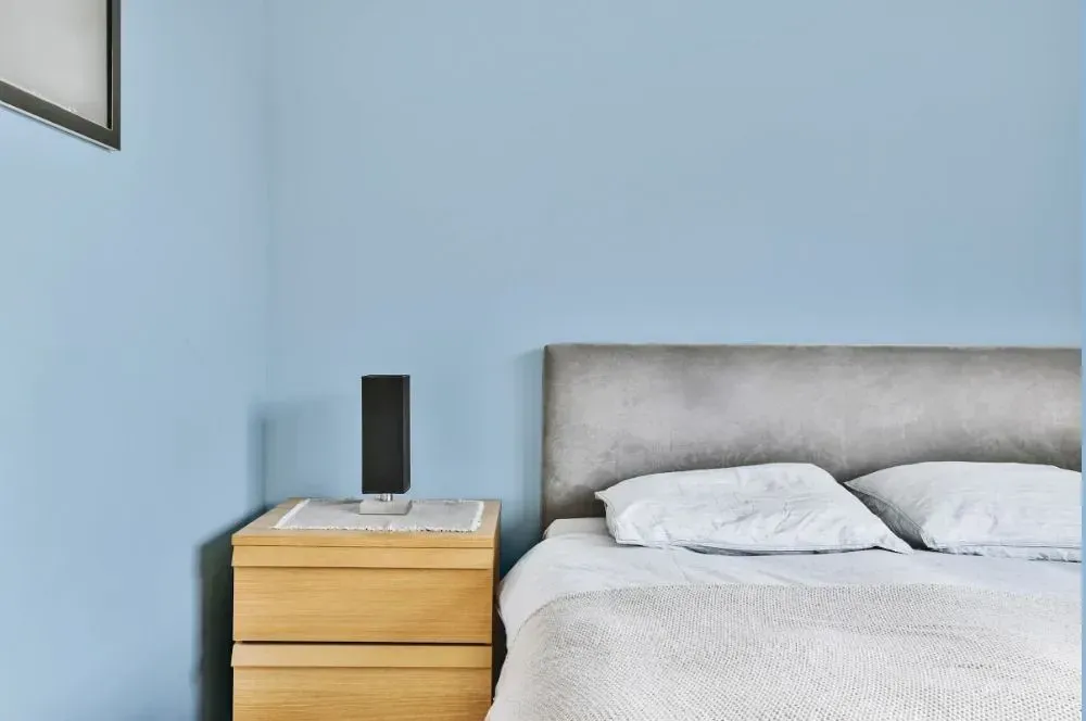 NCS S 1020-R90B minimalist bedroom