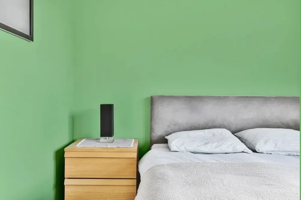 NCS S 1040-G20Y minimalist bedroom