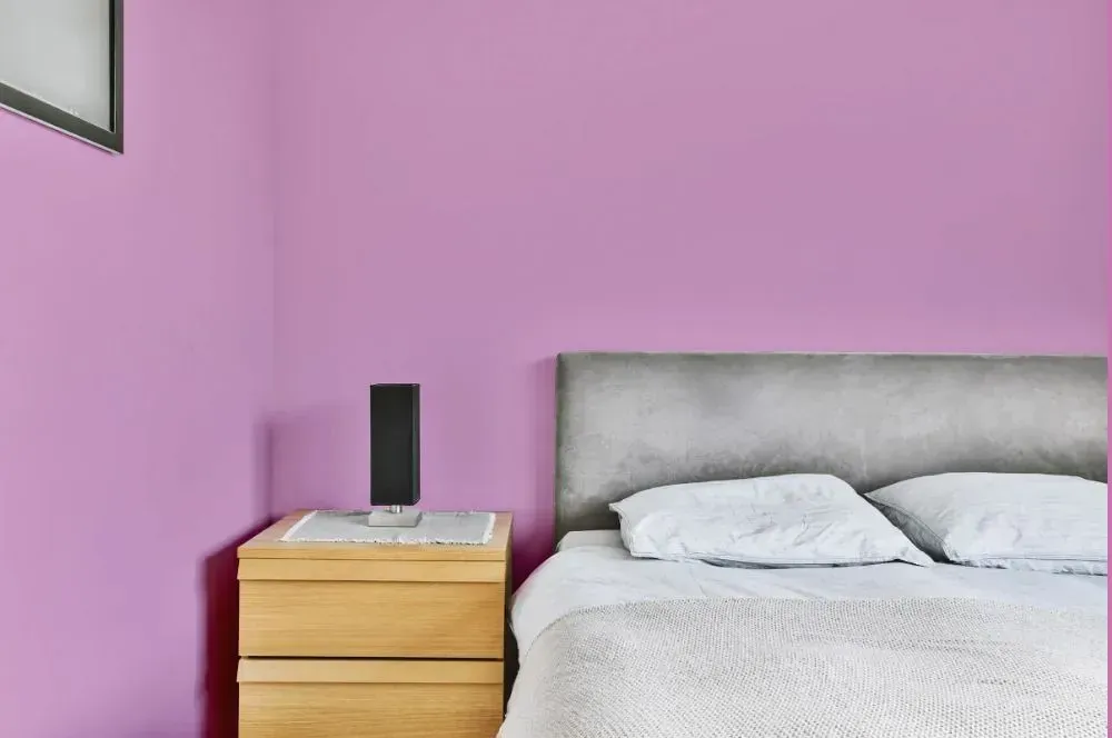 NCS S 1040-R40B minimalist bedroom