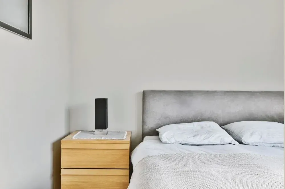 NCS S 1502-Y20R minimalist bedroom