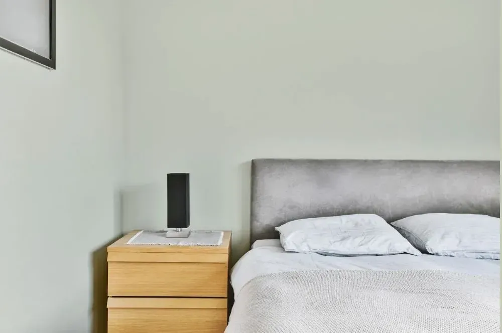 NCS S 1505-G50Y minimalist bedroom