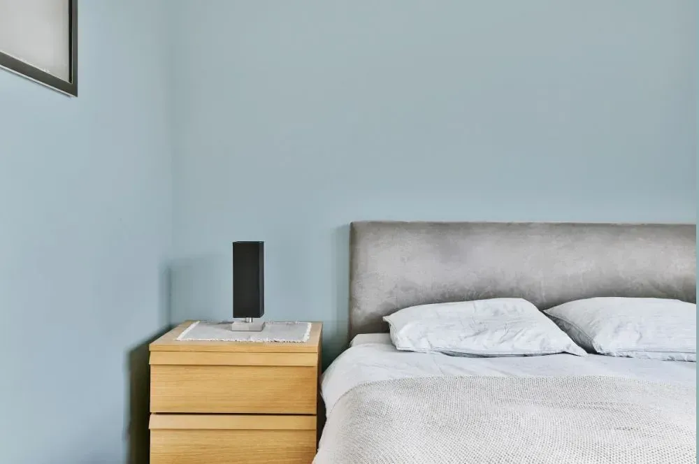NCS S 1510-B20G minimalist bedroom