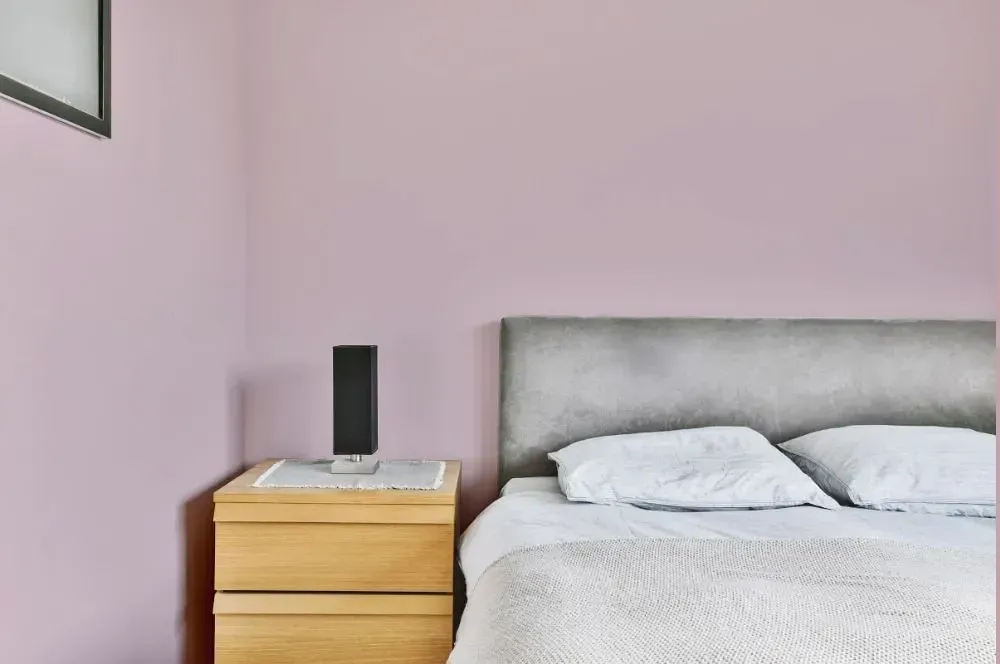 NCS S 1510-R20B minimalist bedroom