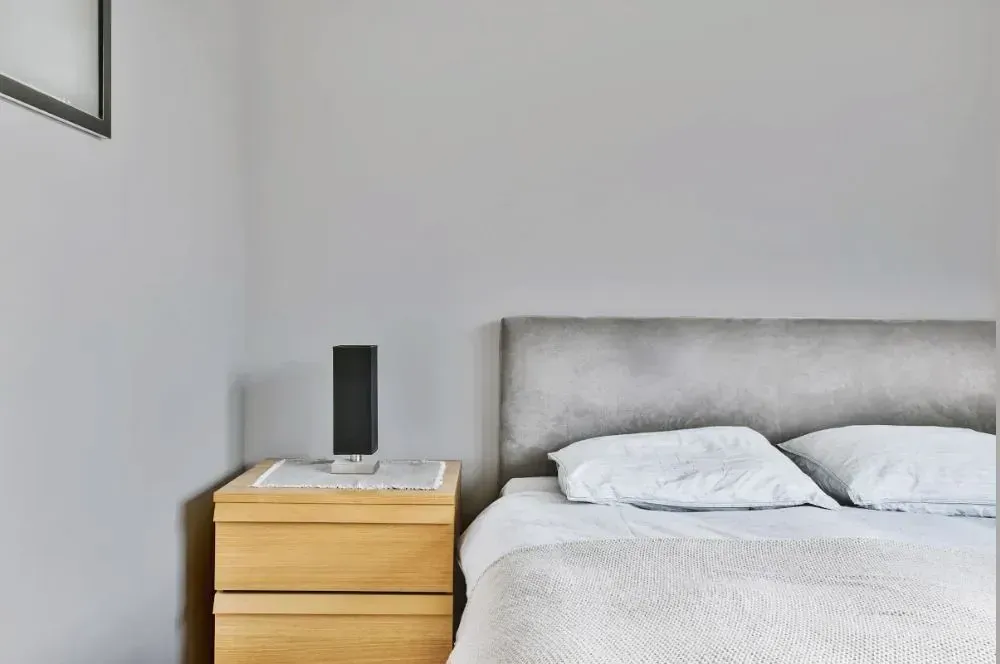 NCS S 2000-N minimalist bedroom