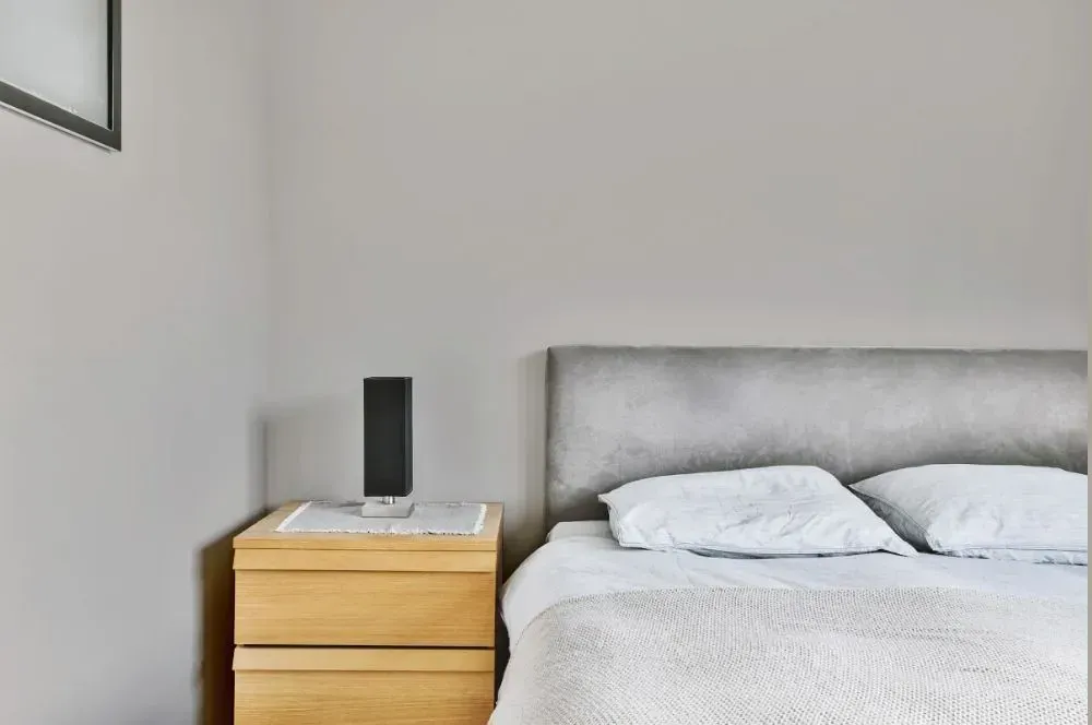 NCS S 2002-Y minimalist bedroom