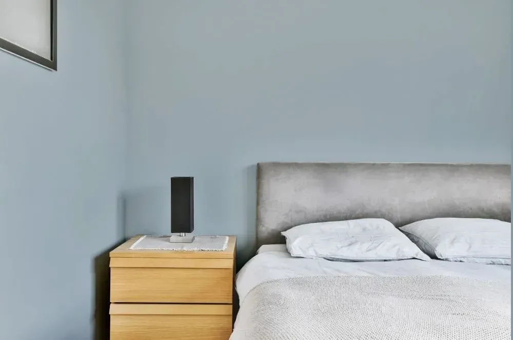 NCS S 2010-B10G minimalist bedroom