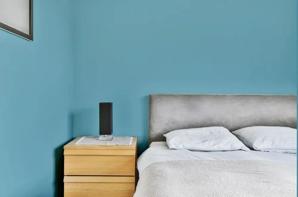 NCS S 2030-B10G minimalist bedroom