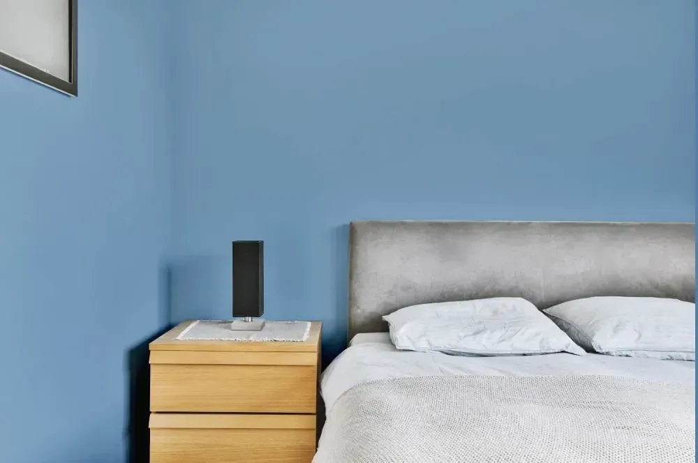 NCS S 2030-R90B minimalist bedroom