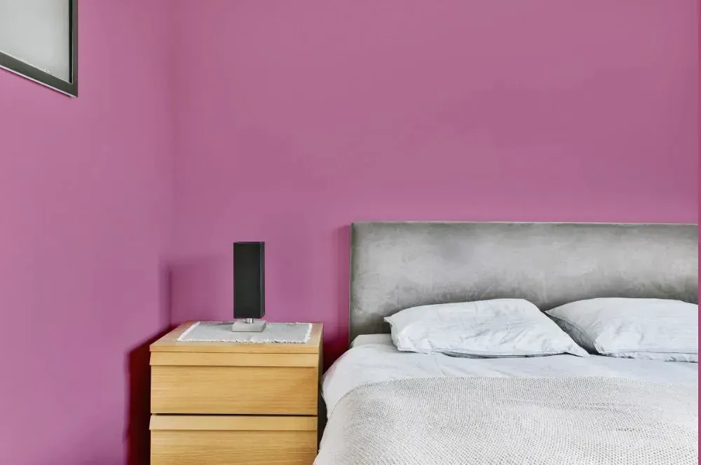 NCS S 2040-R30B minimalist bedroom