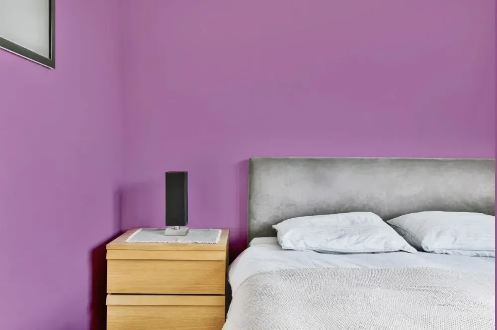 NCS S 2040-R40B minimalist bedroom