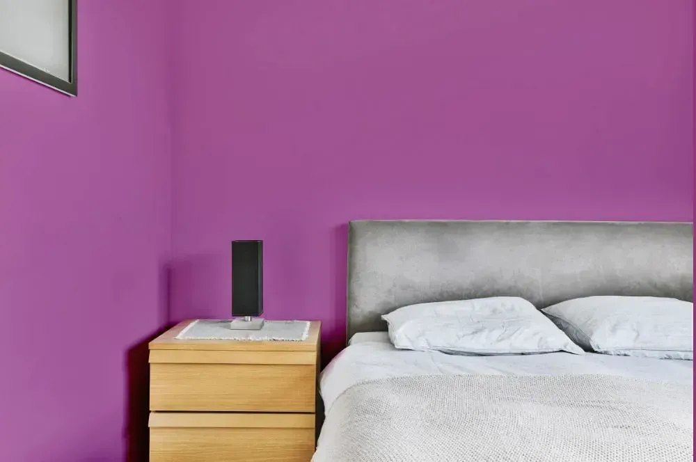 NCS S 2050-R40B minimalist bedroom