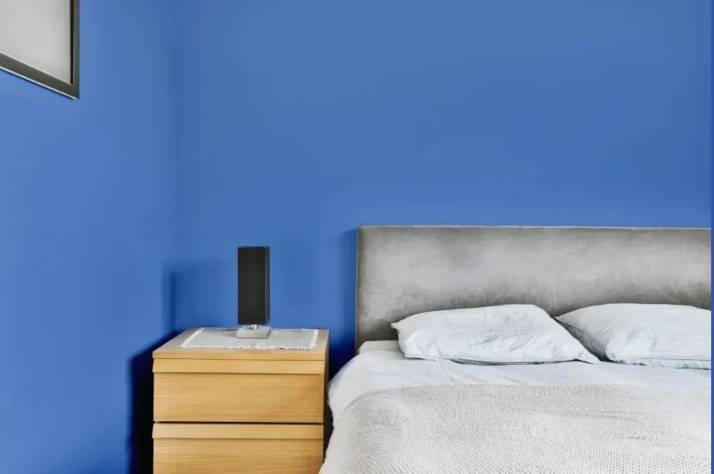 NCS S 2050-R80B minimalist bedroom