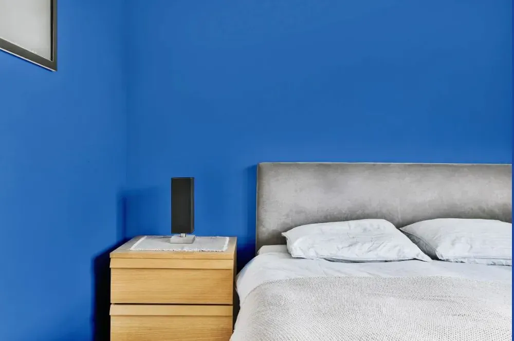 NCS S 2060-R80B minimalist bedroom