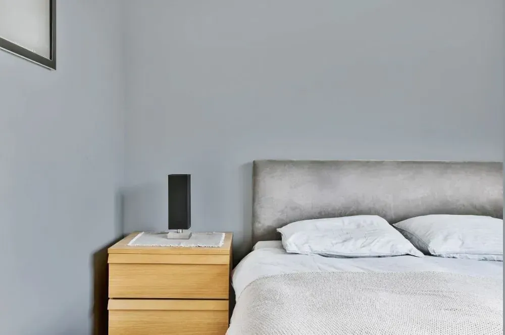 NCS S 2502-B minimalist bedroom
