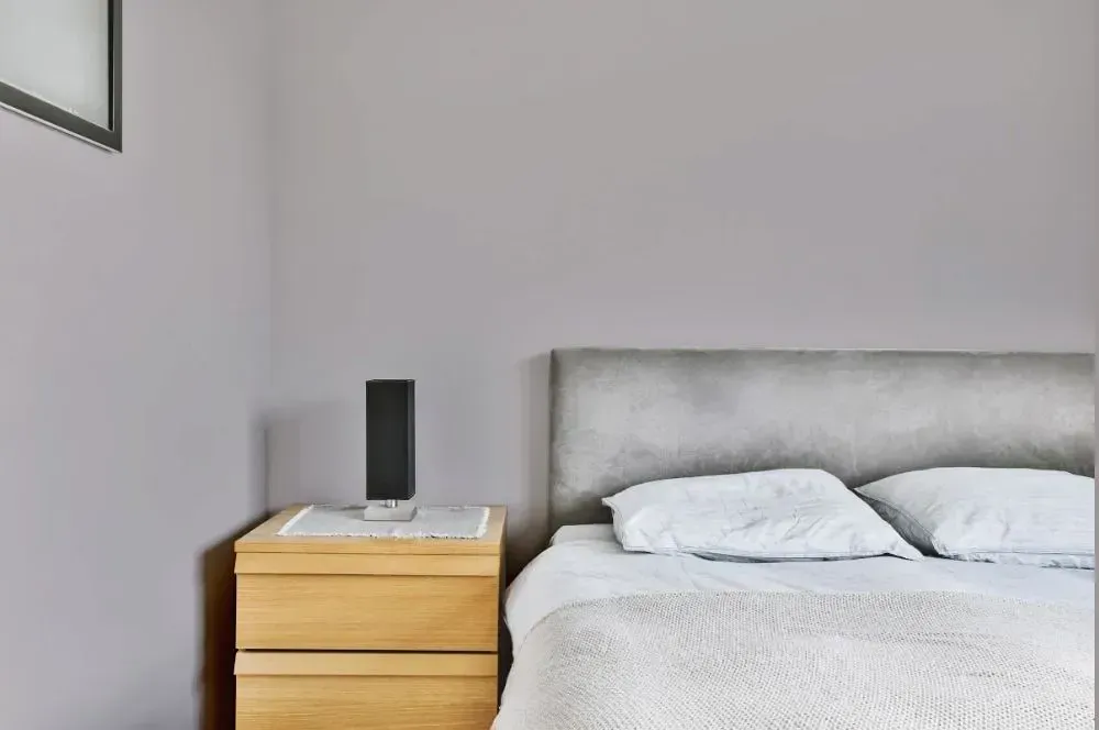 NCS S 2502-R minimalist bedroom